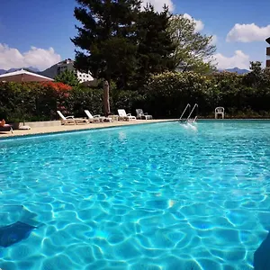 https://mont-royal-balcon-et-piscine.hotels-rhonealpes.com